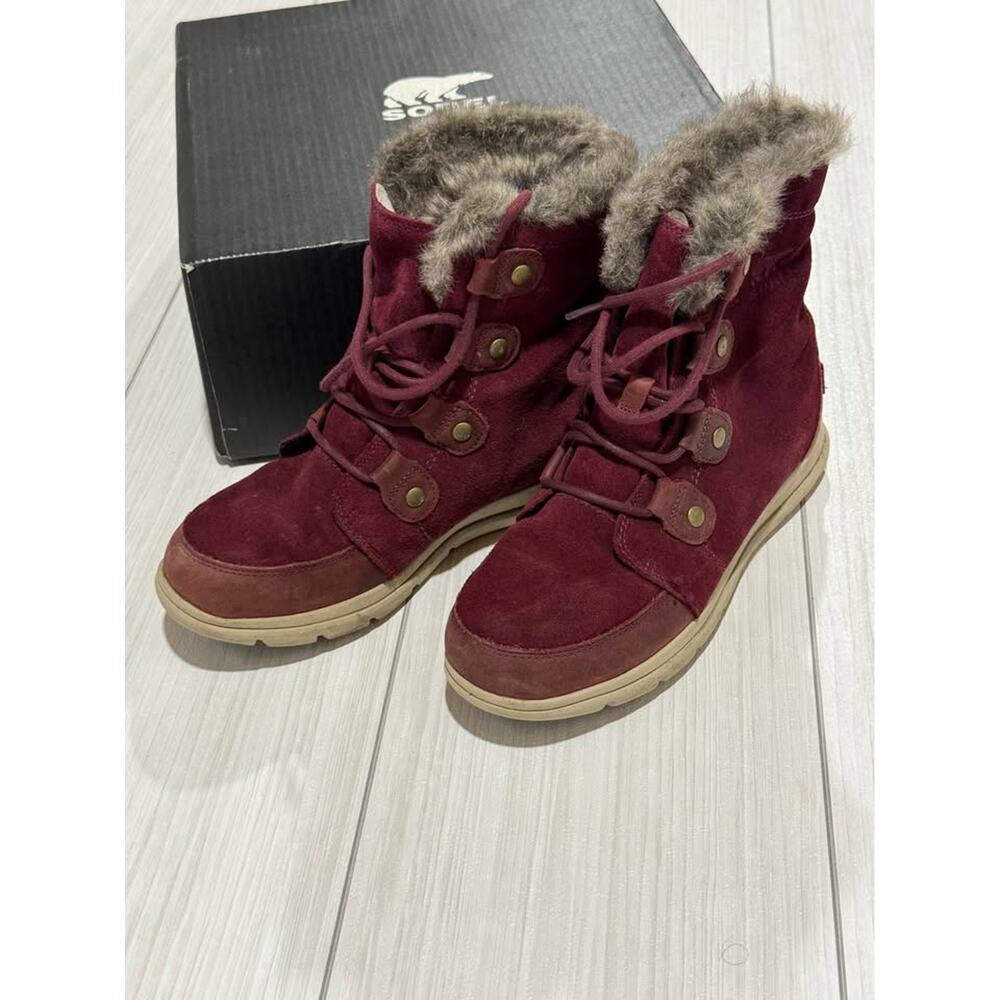 Sorel Explorer Joan Burgundy Winter Ankle Boots Faux Fur Trim Size 9 Boho Chic